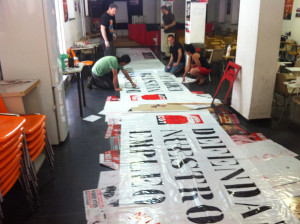 foto_accion_pancarta_defendamos_nuestro_empleo_01