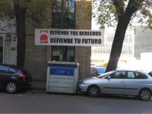 foto_accion_pancarta_defiende_derechos_futuro_01